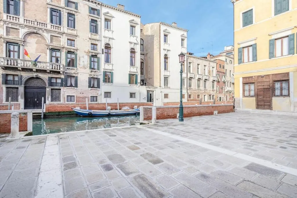 Apartment Canal View Luxury Heritage Retreat 2 Bedroom Venice